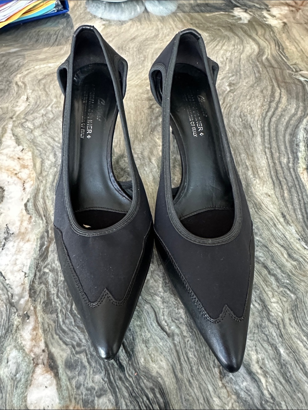 Donald Pliner Black Pointed Toe Heels Pumps Size 8